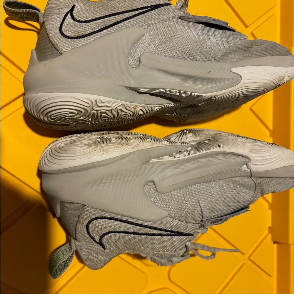 ATTENTION BASKETBALL PLAYERS! Mens Nike Zoom Freak 3, Grey Marble Lime, 10.5 - Picture 6 of 9